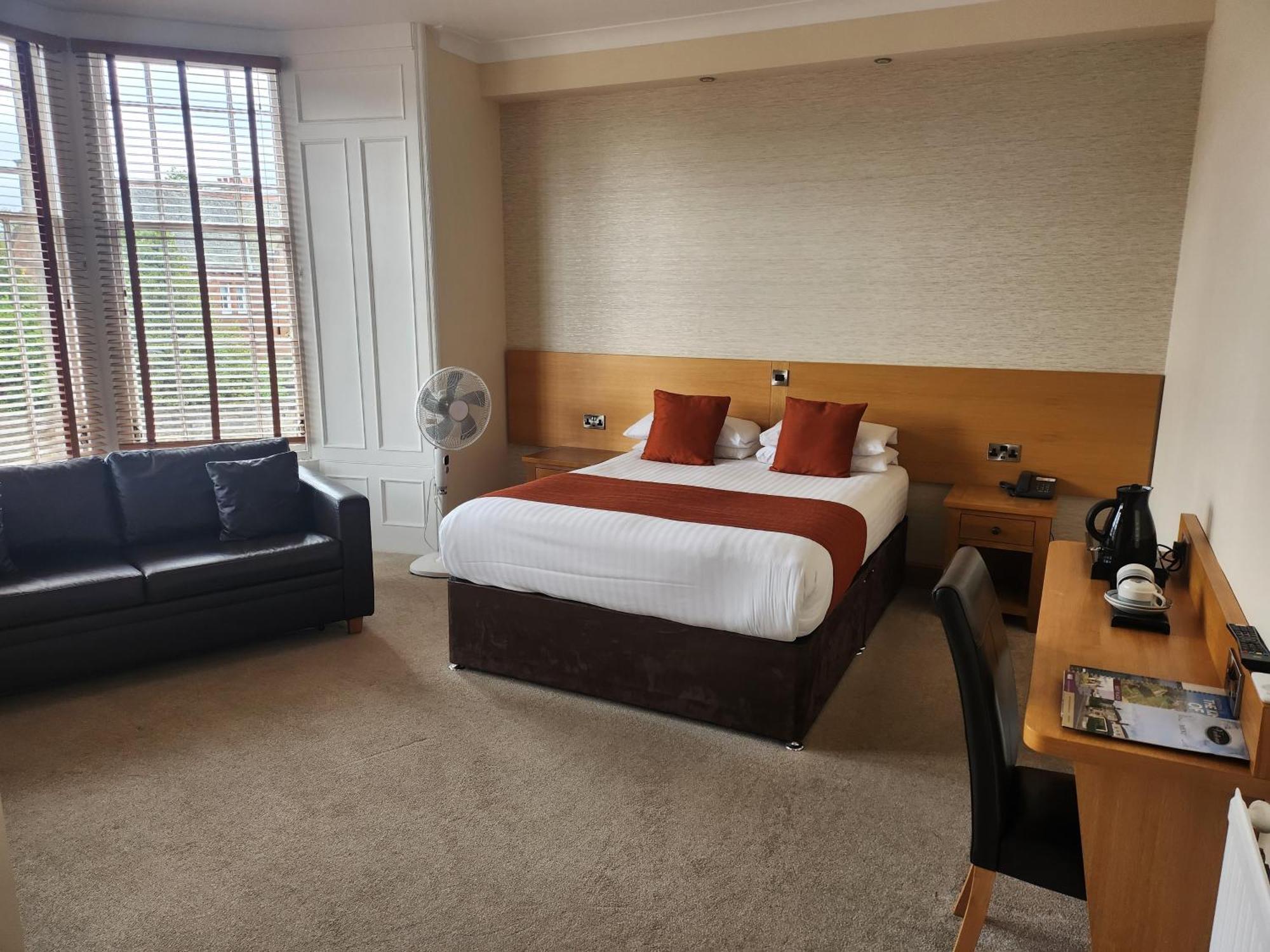 Victoria Hotel Kirkcaldy Exteriör bild