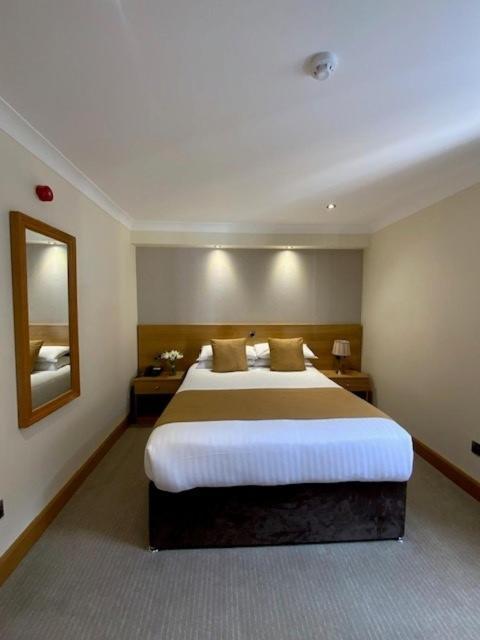 Victoria Hotel Kirkcaldy Exteriör bild
