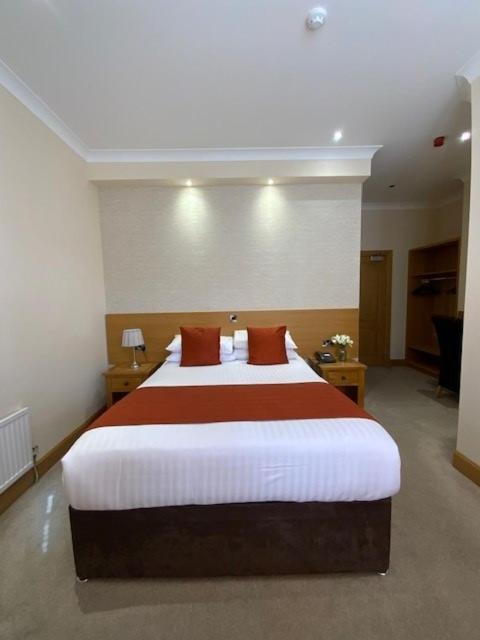 Victoria Hotel Kirkcaldy Exteriör bild