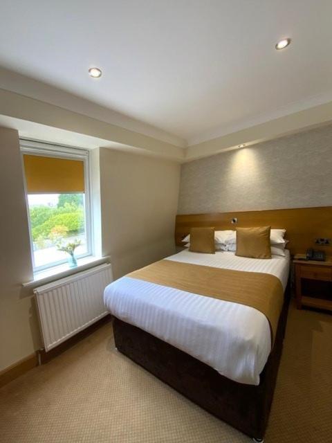 Victoria Hotel Kirkcaldy Exteriör bild