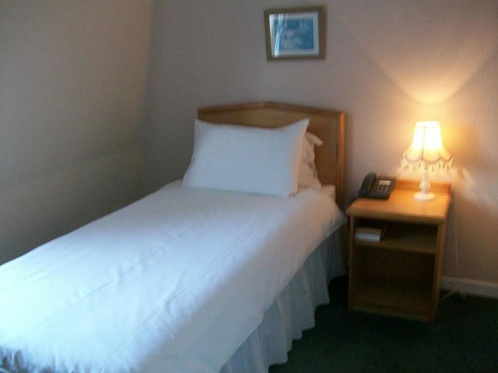Victoria Hotel Kirkcaldy Exteriör bild